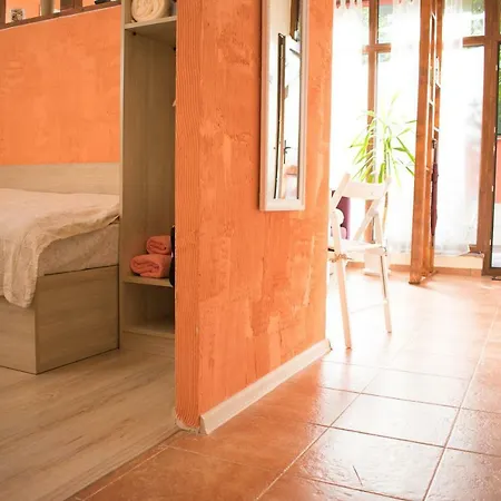 아파트 4 Seasons Apartments, A1 *