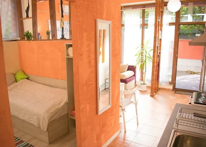 4 Seasons Apartments, A1 *