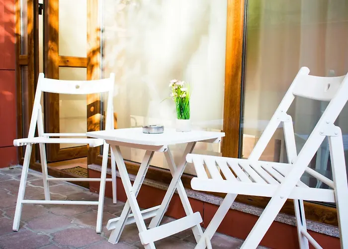 4 Seasons Apartments, A1