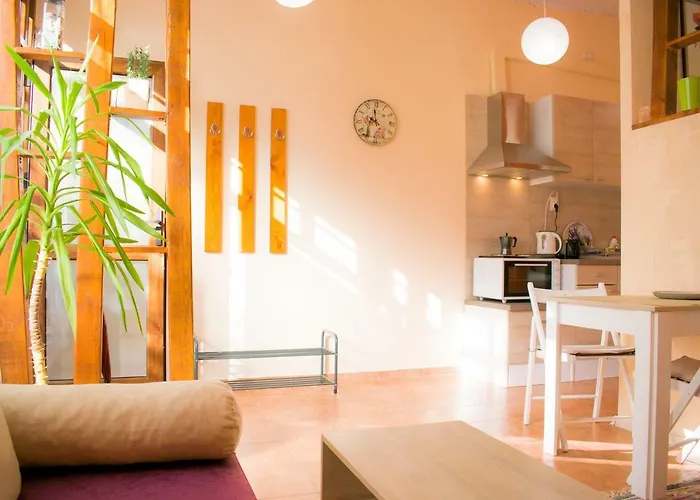 4 Seasons Apartments, A1 *