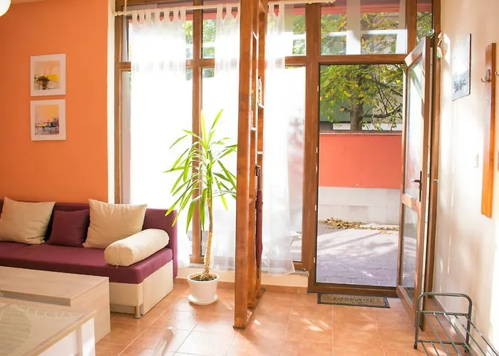 4 Seasons Apartments, A1